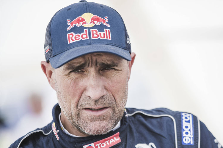 «Monsieur Dakar» auf dem Weg zu Sieg Nummer 14 – Peugeot-Pilot Stéphane Peterhansel führt bei Halbzeit