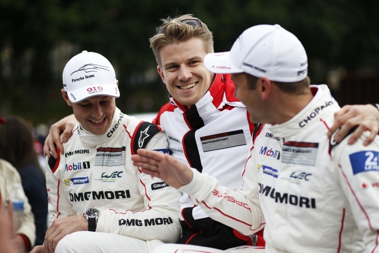 Nico Hülkenberg (Mitte) bei seinem Auftritt 2015 in Le Mans