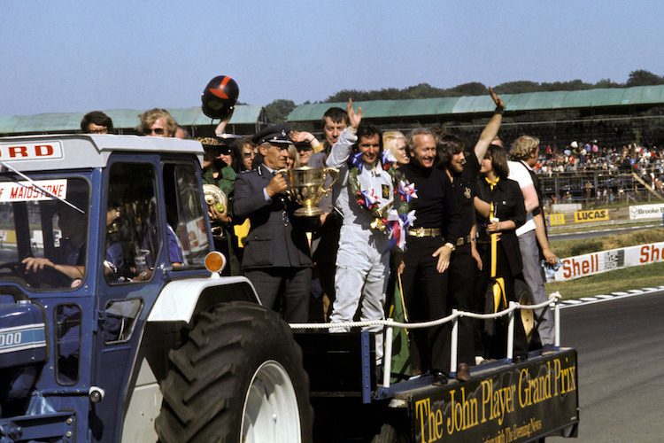 Emerson Fittipaldi und sein Lotus-Team in Brands Hatch 1972
