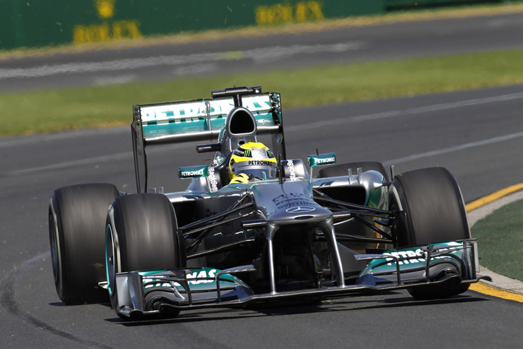 Nico Rosberg flitzt durch den Albert-Park