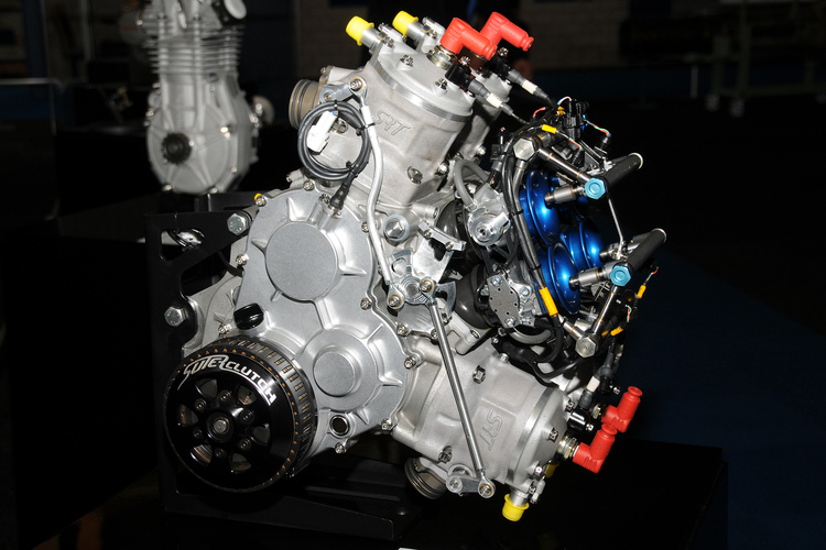 Der 500-ccm-V4-Motor leistet 195 PS bei 13.000/min