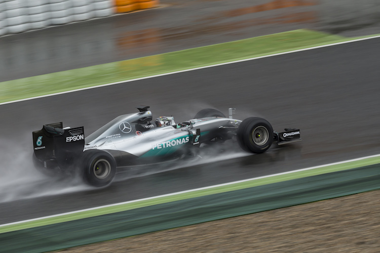 Auf nasser Bahn konnte Nico Rosberg nur 14 Runden drehen