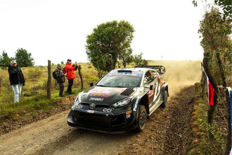 Vorne, eingeholt, wieder vorne: Toyota-Fahrer Elfyn Evans überrascht mit Führung nach der ersten Etappe