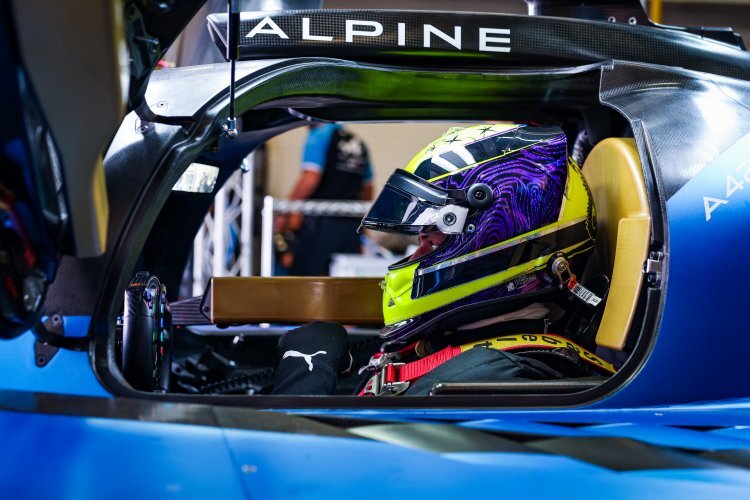 Mick Schumacher im Cockpit des Alpine A424