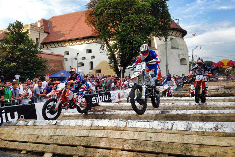 Die Red Bull Romaniacs starteten in der Innenstadt von Sibiu