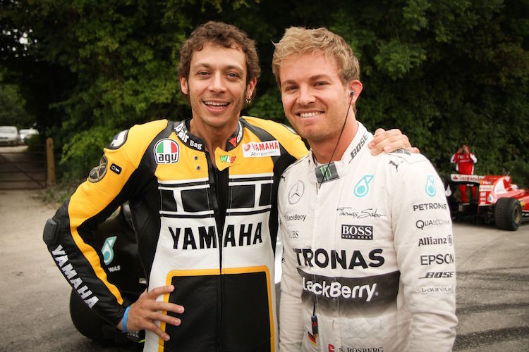 Valentino Rossi mit Nico Rosberg beim Goodwood Festival of Speed 2015