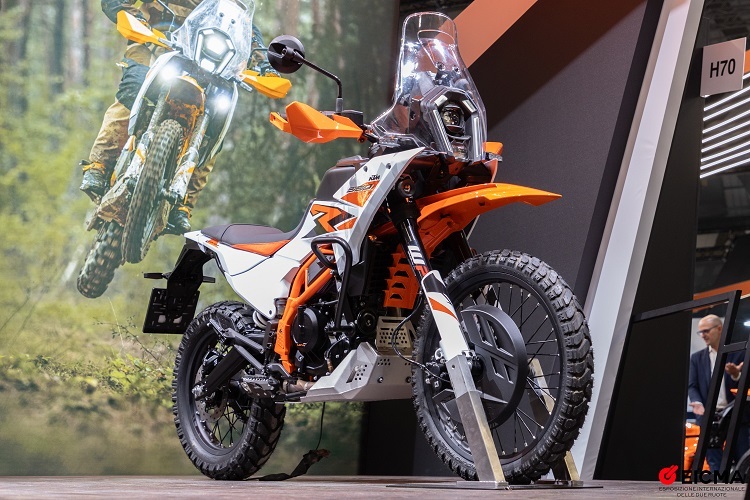 KTM 390 Adventure R: Rallye-Design und echte Fernreise-Tauglichkeit