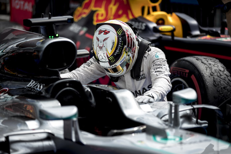 Da hilft alles Zureden nichts – Lewis Hamilton wird frische Mercedes-Motoren brauchen
