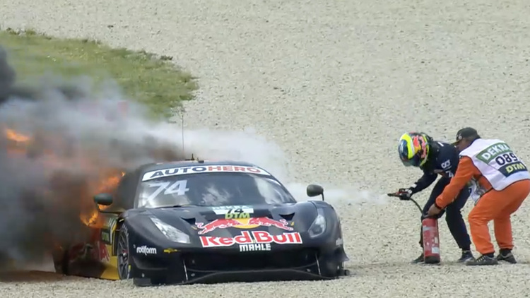 Der Ferrari in Flammen