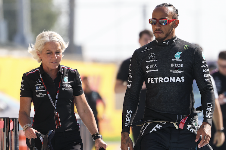 Angela Cullen und Lewis Hamilton an gemeinsamen Tagen bei Mercedes-Benz