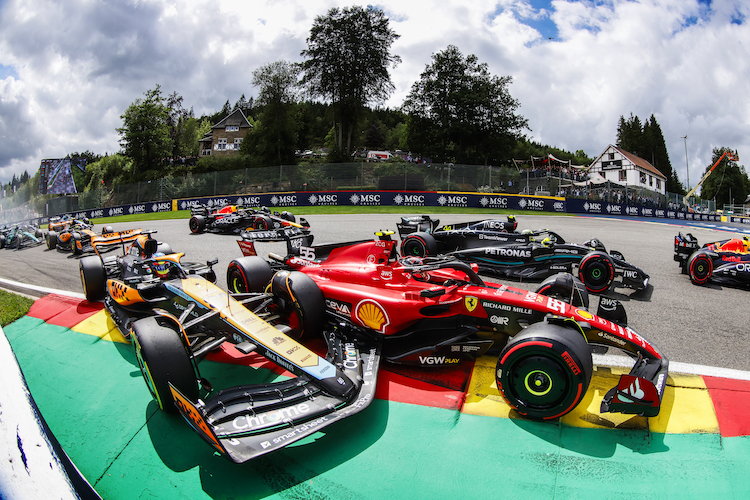 Carlos Sainz Ferrari Crash Piastri optimistisch Formel 1