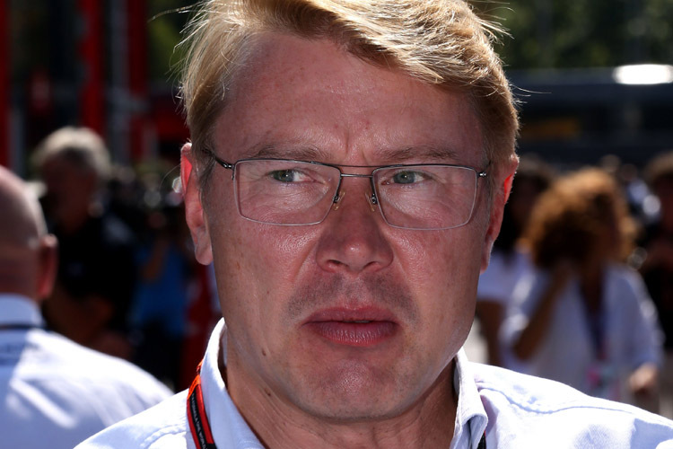 Mika Häkkinen: «An dem Auto von Sainz gab es offensichtlich ein technisches Problem, durch das es schwierig war, das Fahrzeug von der Stelle zu kriegen»