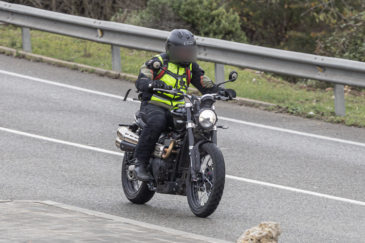 Federwege eines Strassenmotorrads, Räder 19 und 17 Zoll: Kommende Triumph Scrambler 900