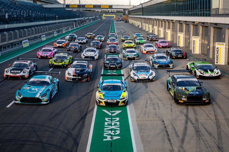 Die GT3-Fahrezeuge des ADAC GT Masters starteten 2020 zu zwei Rennwochenenden auf dem DEKRA Lausitzring