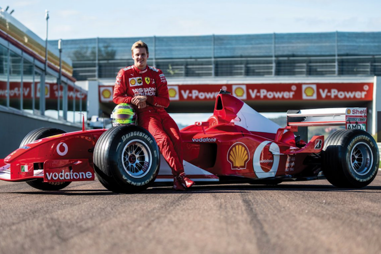 Mick Schumacher in Fiorano mit dem Ferrari F2002, der in Abu Dhabi versteigert wird