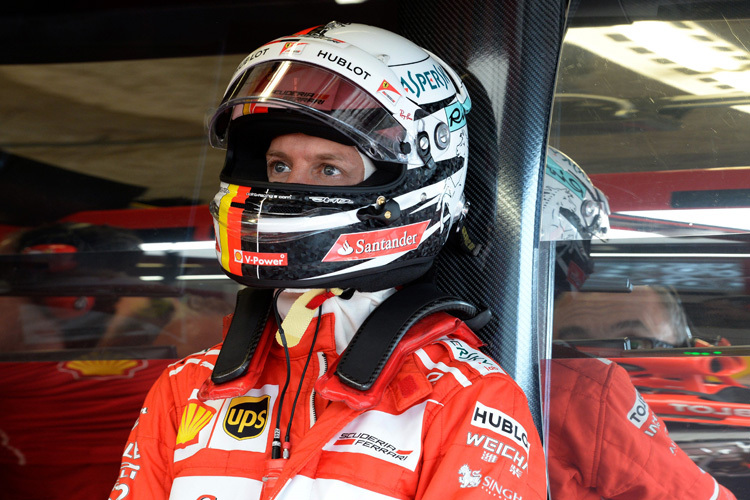 Vettel am Freitag mit dem neuen Helm