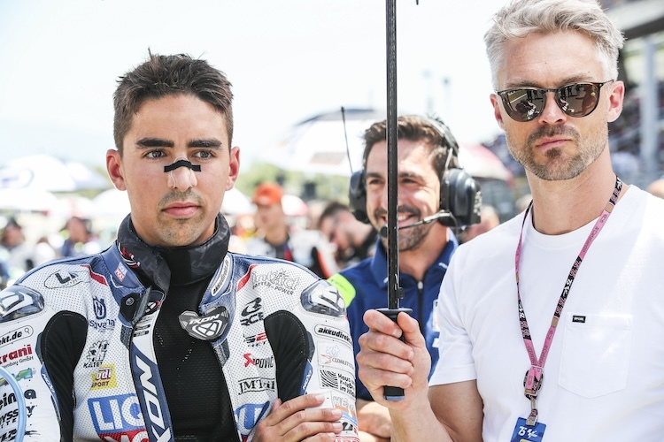 Bleibt: Senna Agius neben Manager Leon Camier