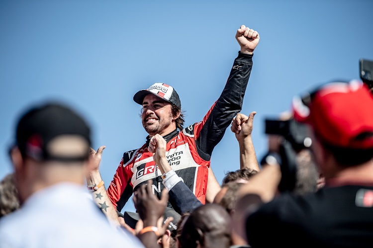 Fernando Alonso im Ziel seiner ersten Rallye Dakar