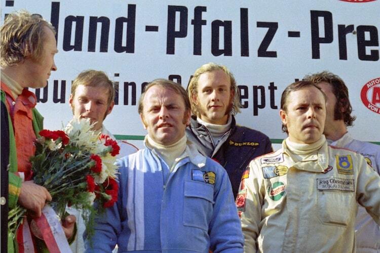 Das Siegerpodest der DRM 1972 auf dem Nürburgring: Menzel, Heyer, Basche, Stuck, Obermoser und Fritzinger