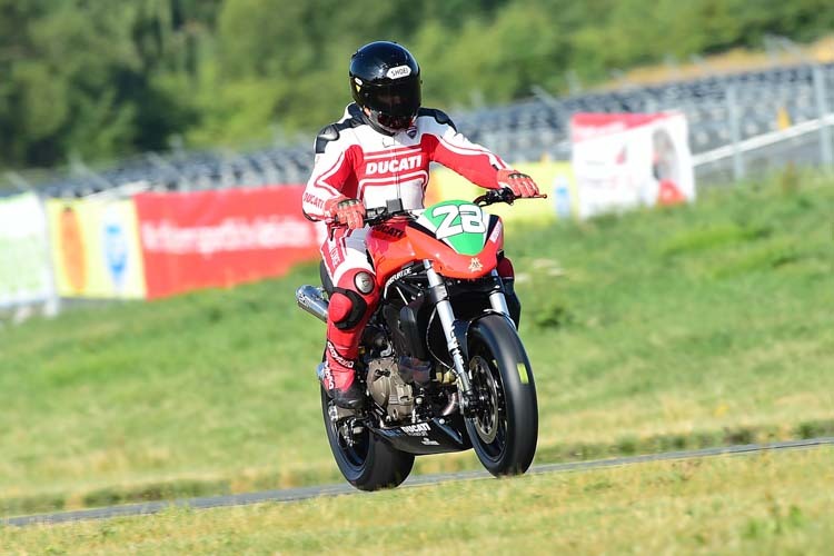 Ralf Waldmann auf der Ducati Monster