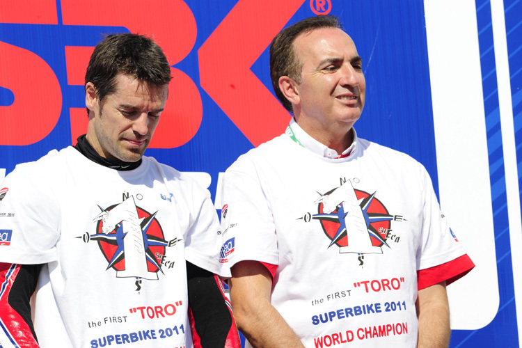 Weltmeister 2011: Carlos Checa (li.) und Teamchef Genesio Bevilacqua