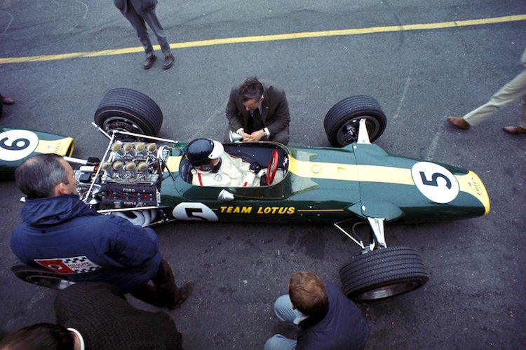 Jim Clark 1967 mit dem Lotus-Ford Cosworth