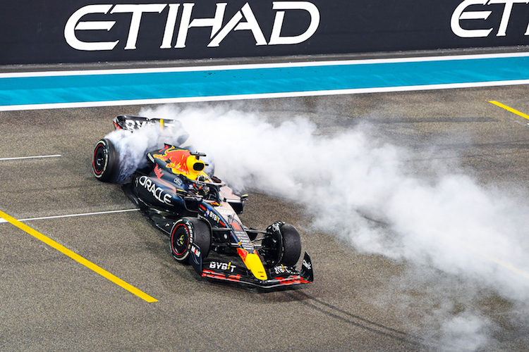 Max Verstappen feiert in Abu Dhabi seinen zweiten Fahrer-WM-Titel
