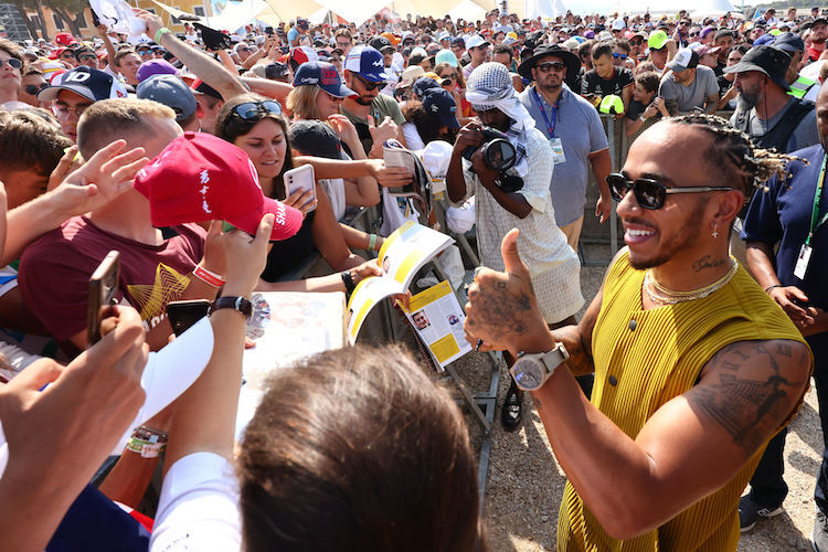 Lewis Hamilton bedankt sich bei seinen Fans für die Unterstützung in diesem Jahr