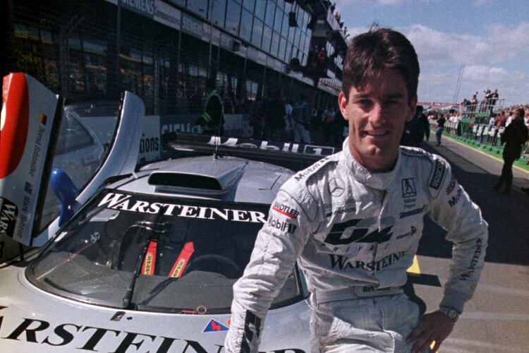 Mark Webber 1998 vor dem Mercedes CLM LM