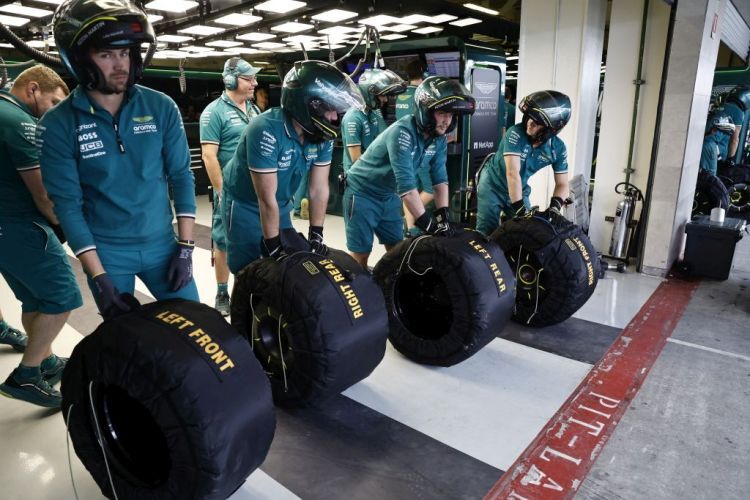 Aston Martin Pit Crew