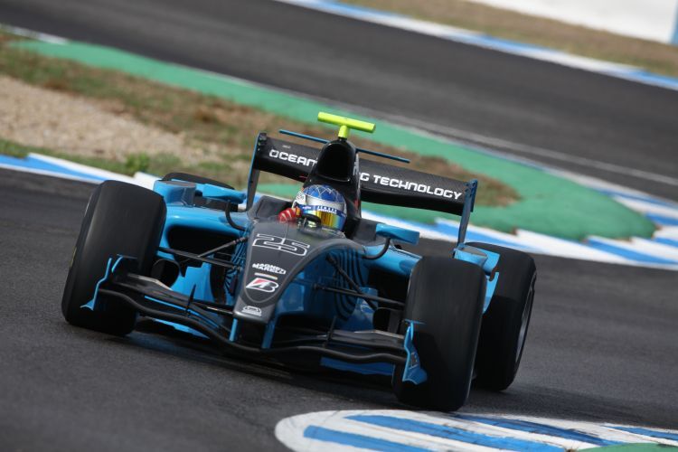 Blau-schwarz steht ihm: Fabio Leimer in Jerez.