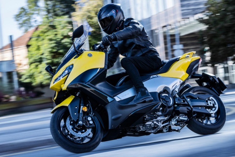 Yamaha Tmax: Mittlerweile wird die achte Generation des Sportrollers vorgestellt - im schon fast supersportlichen Design