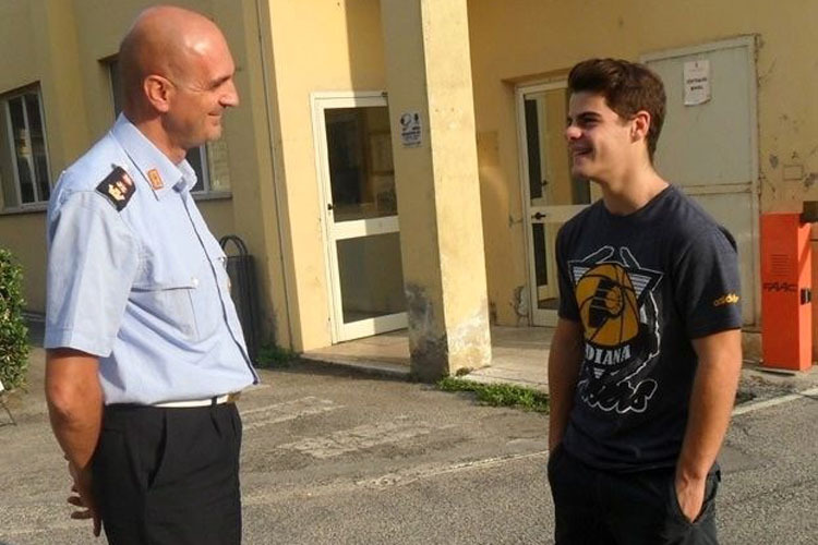 Fenati mit Polizeichef Paolo Piccioni: Alles aufgeklärt