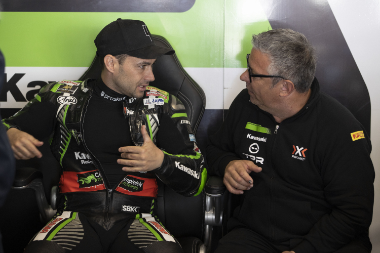 Leon Haslam (li.) mit Kawasaki-Teamchef Lucio Pedercini