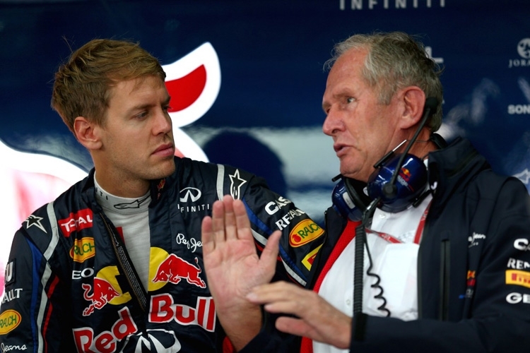 Sebastian Vettel mit Red-Bull-Motorsportchef Dr. Helmut Marko