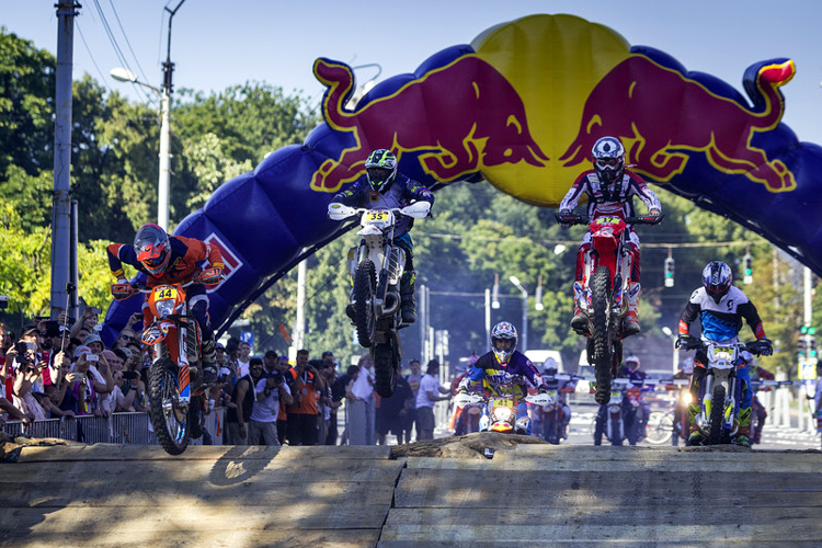 Red Bull Romaniacs 2016: Das Spektakel hat begonnen