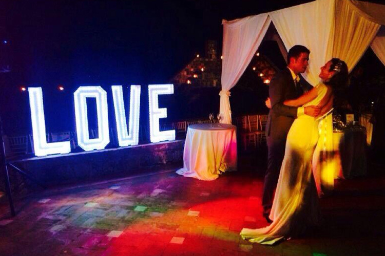 Paul di Resta twitterte zu diesem Bild: «Mrs and Mrs D. #Love»