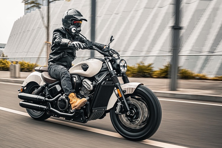 Benda Dark Flag 950: Cruiser mit V4-Motor