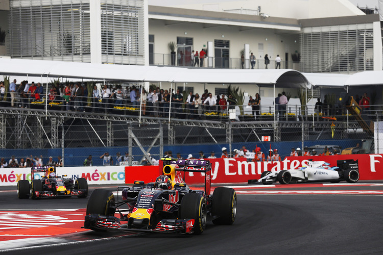 Mexiko-GP: Daniil Kvyat vor Daniel Ricciardo auf Platz 3 hinter den beiden Mercedes