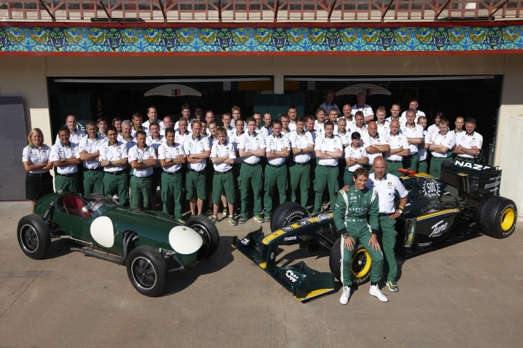 Das Team von Lotus vorm 500. Rennen