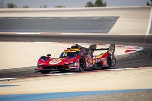 Der Werks-Ferrari 499P in Bahrain)
