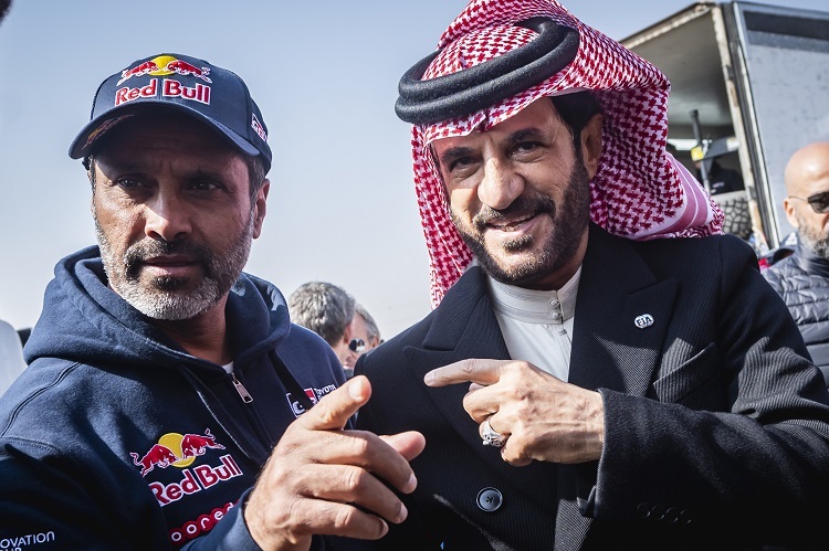 Nasser Al-Attiyah und FIA-Chef Mohammed bin Sulayem