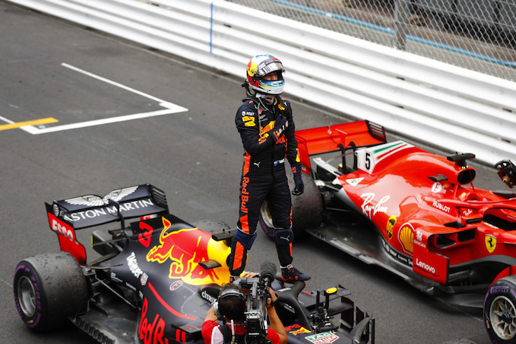 Daniel Ricciardo gewinnt das Rennen