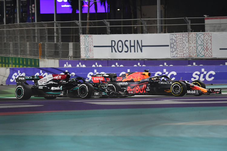 Lewis Hamilton und Max Verstappen lieferten sich in Saudi-Arabien einen harten Fight