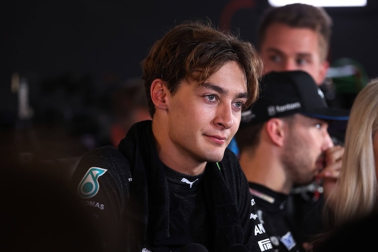 Mercedes-Pilot George Russell meldete sich mit einer Videobotschaft beim Mercedes-Team