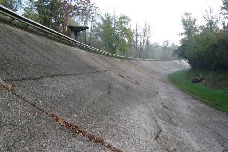 Die Steilwandkurven von Monza