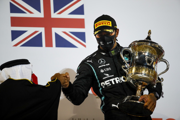 Lewis Hamilton nach seinem Sieg in Bahrain