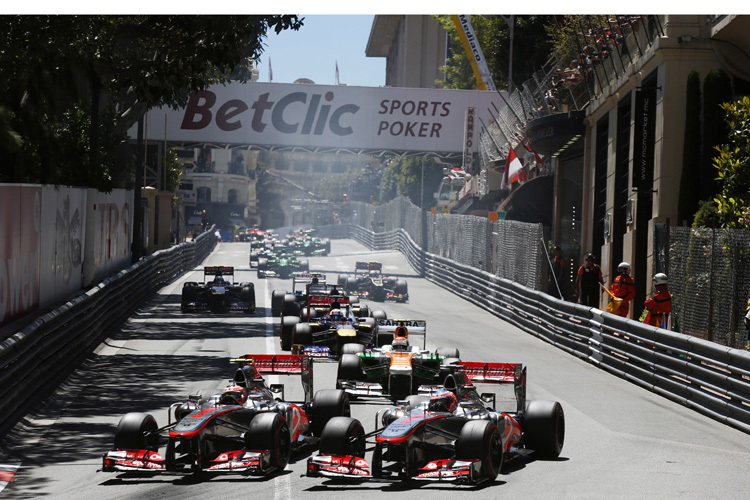 Sergio Pérez greift in Monaco seinen Stallgefährten Jenson Button an