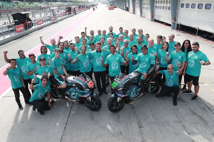 Jubel beim Petronas Yamaha Sepang Racing Team beim Heimrennen