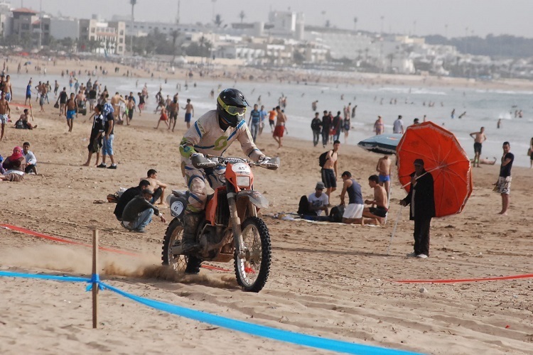 Typisch Enduro Agadir: Eine Sonderprüfung am Badestrand